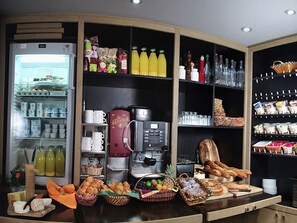 Daily buffet breakfast (EUR 8.80 per person)