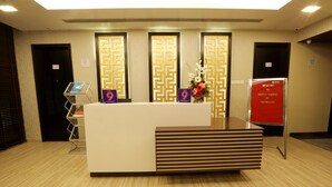 Quầy tiếp tân