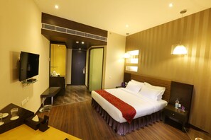 Premium bedding, memory-foam beds, in-room safe, blackout curtains