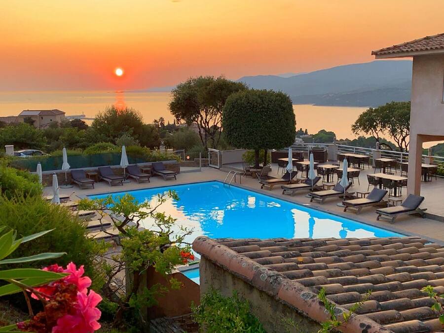 2 outdoor pools, pool umbrellas, pool loungers