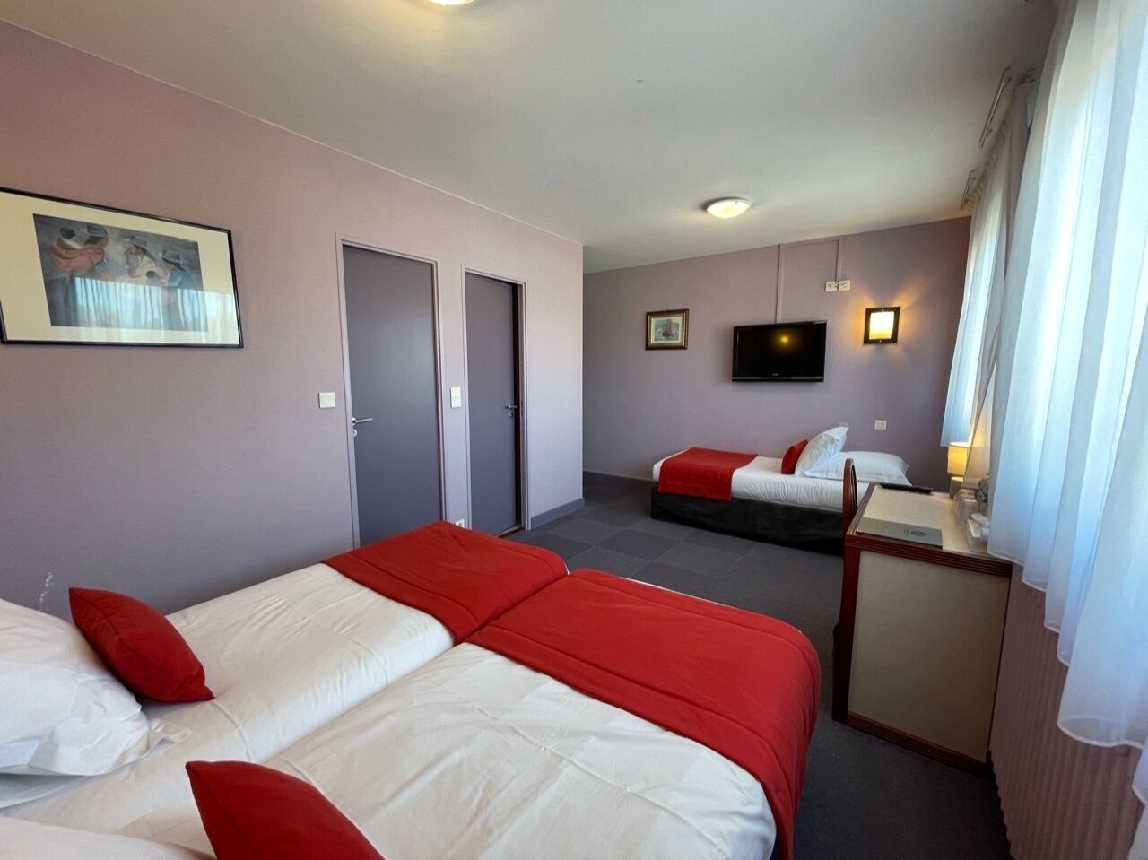 standard triple room | individually decorated, individually furnished, desk, soundproofing