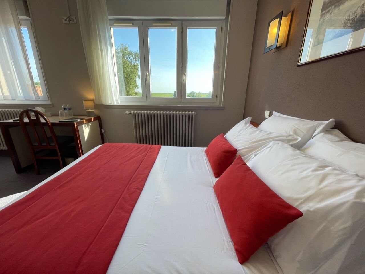 comfort triple room | individually decorated, individually furnished, desk, soundproofing