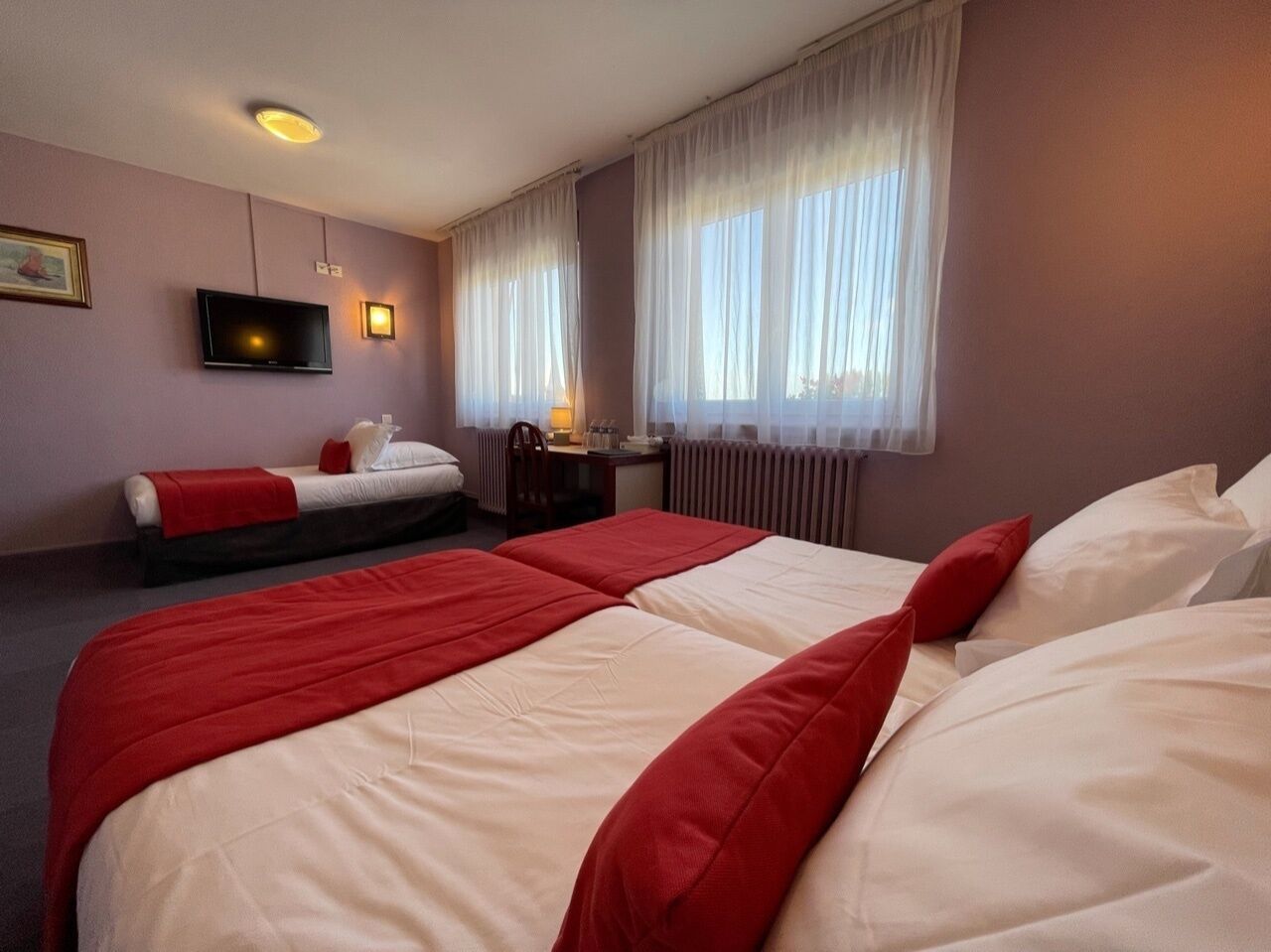 standard triple room | individually decorated, individually furnished, desk, soundproofing