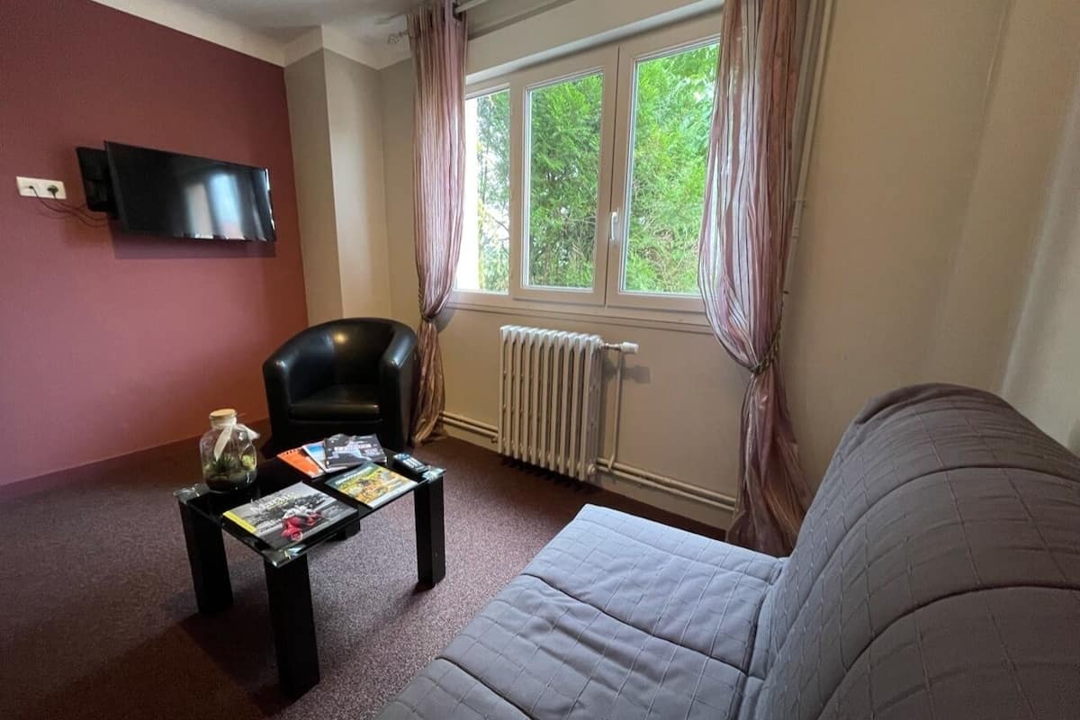 family room | living area | flat-screen tv