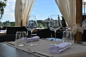 Exterior - Hôtel le Cheval Blanc (Giffaumont-Champaubert)