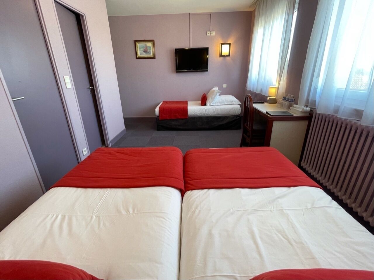 standard triple room | individually decorated, individually furnished, desk, soundproofing