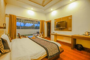 Plunge Pool | Sängtillbehör av högsta kvalitet, skrivbord och arbetsyta för laptop