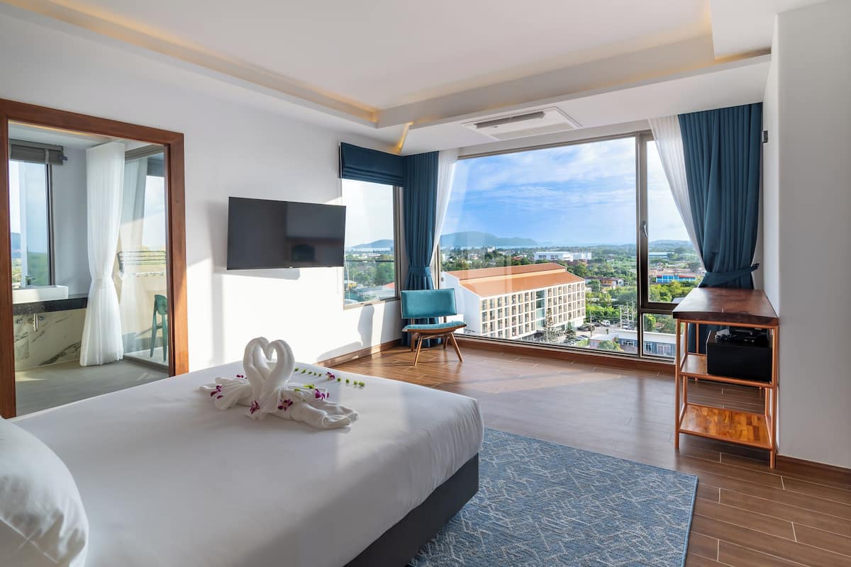 Panorama Executive Suite | Két bảo mật tại phòng, bàn, truy cập Internet không dây miễn phí