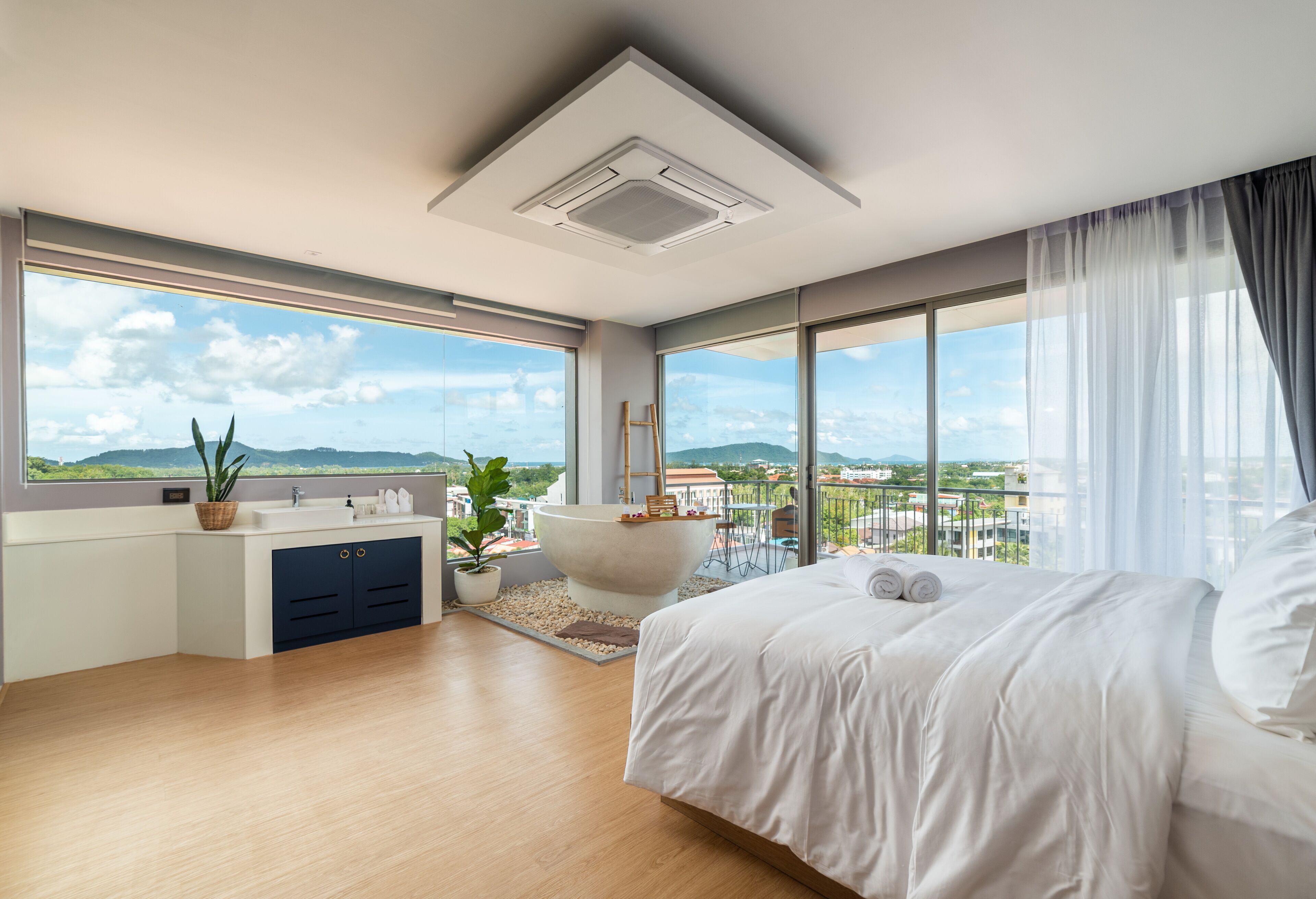 family suite | 1 bedroom, in-room safe, desk, free wifi