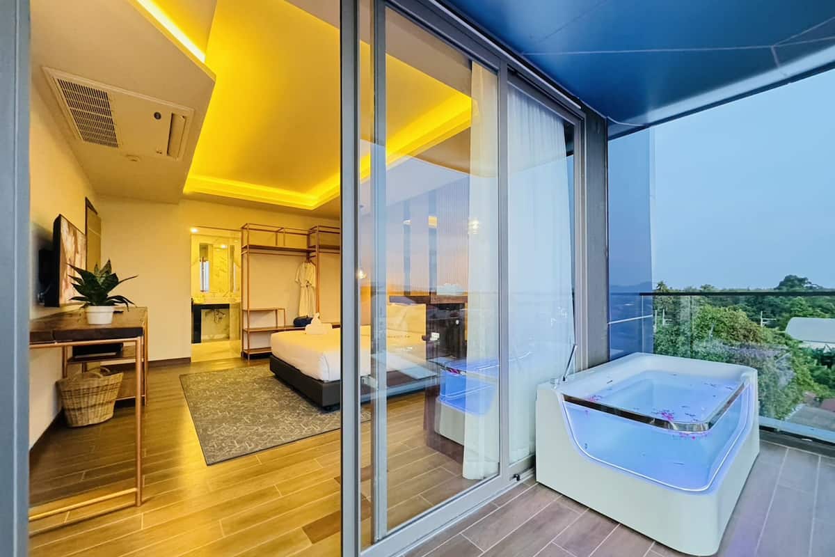 Premium Luxury Suite | Két bảo mật tại phòng, bàn, truy cập Internet không dây miễn phí