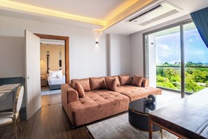Premium Family Suite | In-room safe, desk, free WiFi, bed sheets - The Blue (Chalong)