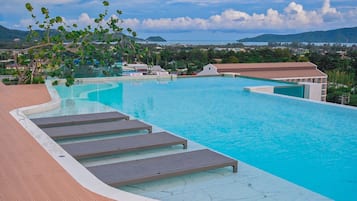 Piscina all'aperto, con ingresso dalle 08:00 alle 20:00, lettini