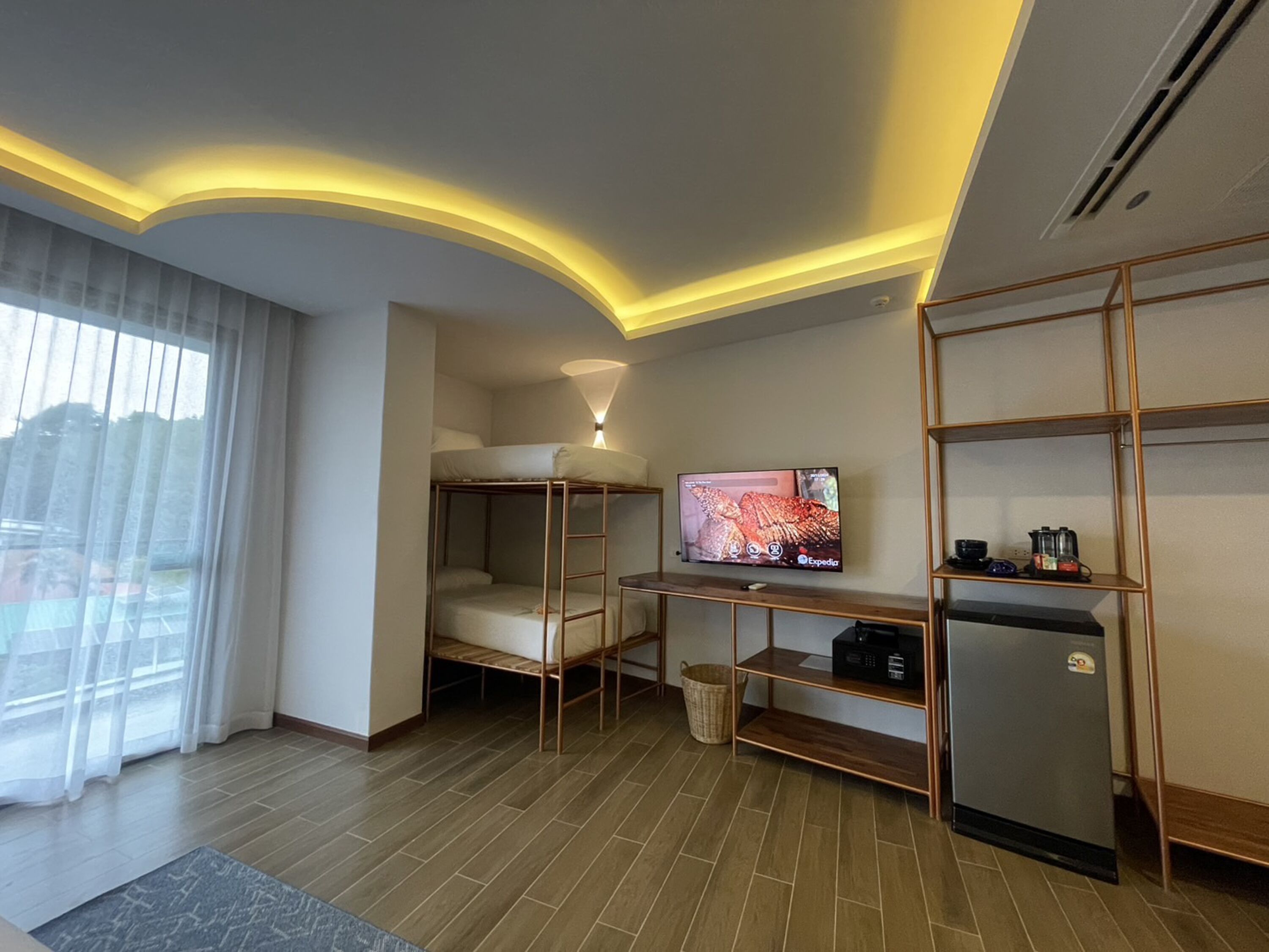 family studio | 1 bedroom, in-room safe, desk, free wifi