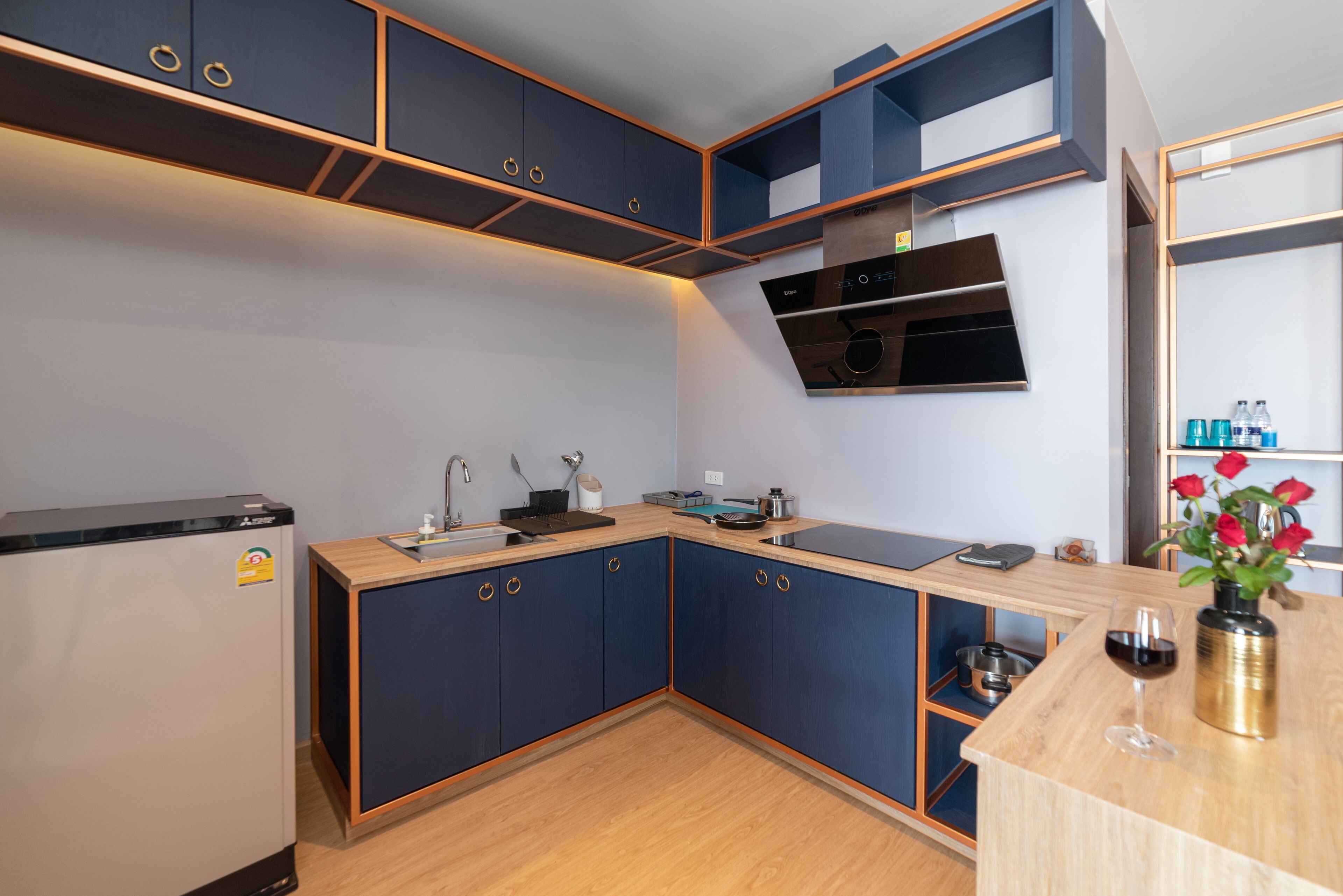 fridge, microwave, coffee/tea maker, electric kettle