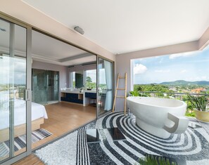 Panorama Suite Studio | In-room safe, desk, free WiFi, bed sheets - The Blue (Chalong)