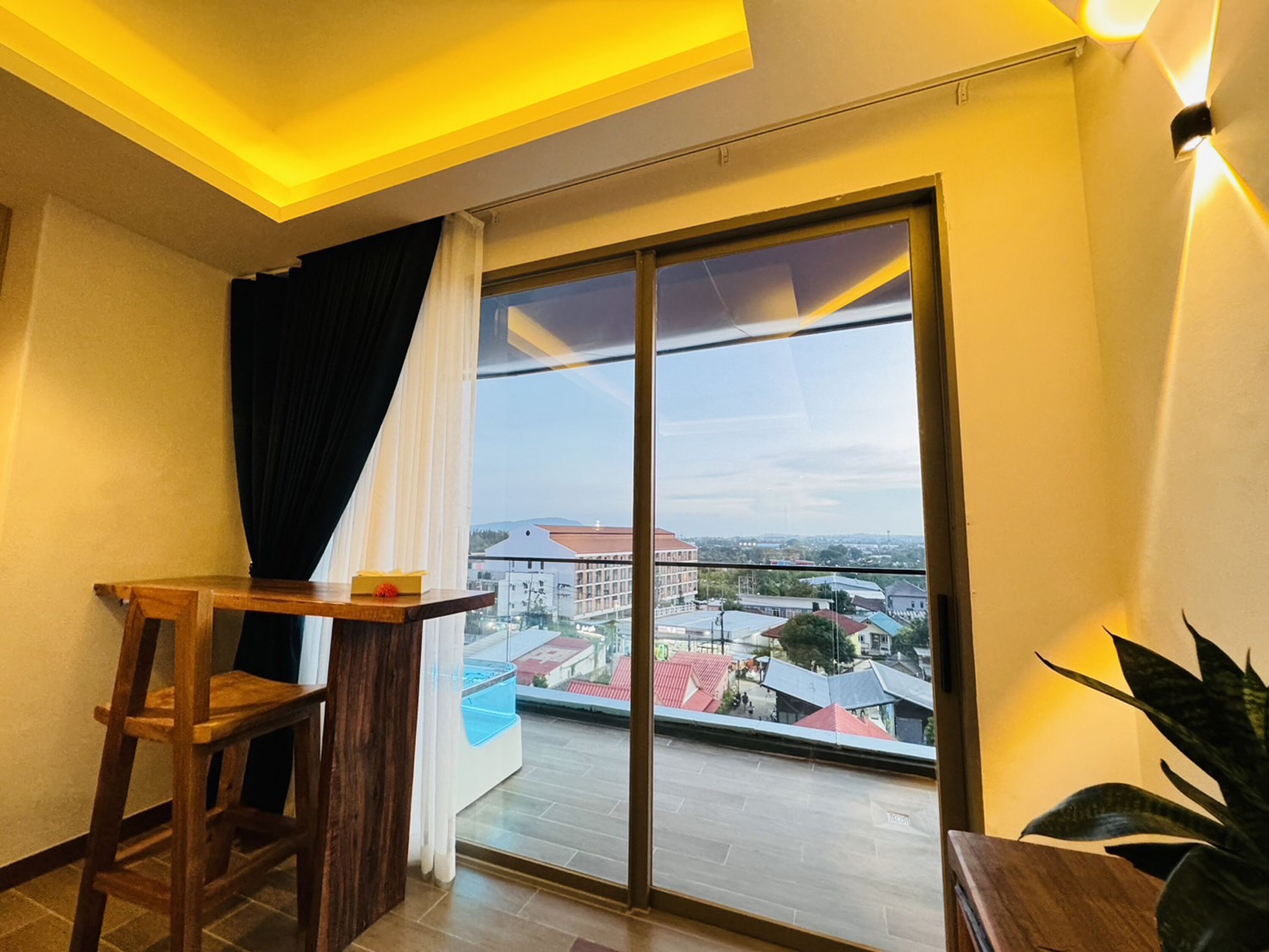 premium luxury suite | 1 bedroom, in-room safe, desk, free wifi