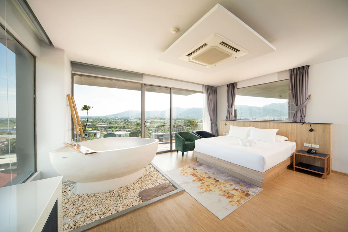 In-room safe, desk, free WiFi, bed sheets