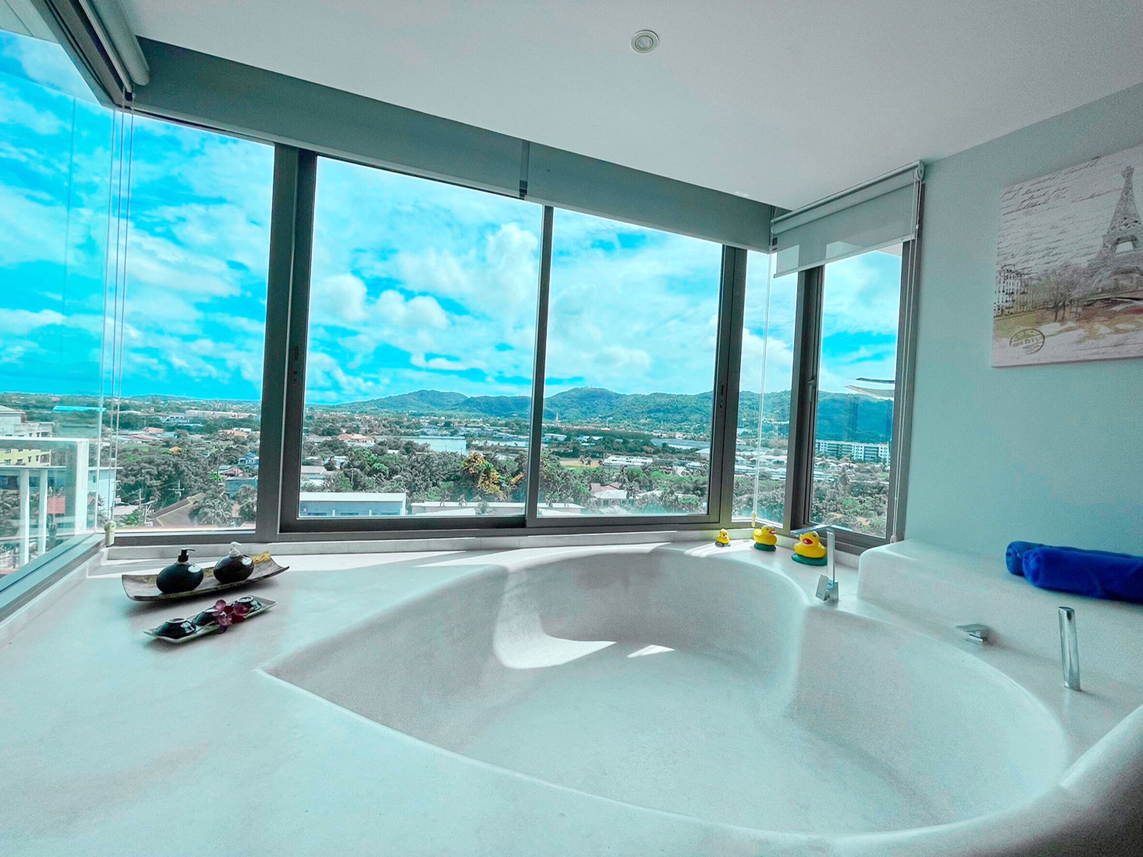 panorama studio room | bathroom | free toiletries, hair dryer, bathrobes, slippers