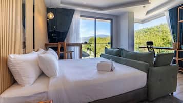 Super Deluxe Double with Bathtub | Una cassaforte in camera, una scrivania, Wi-Fi gratuito, lenzuola