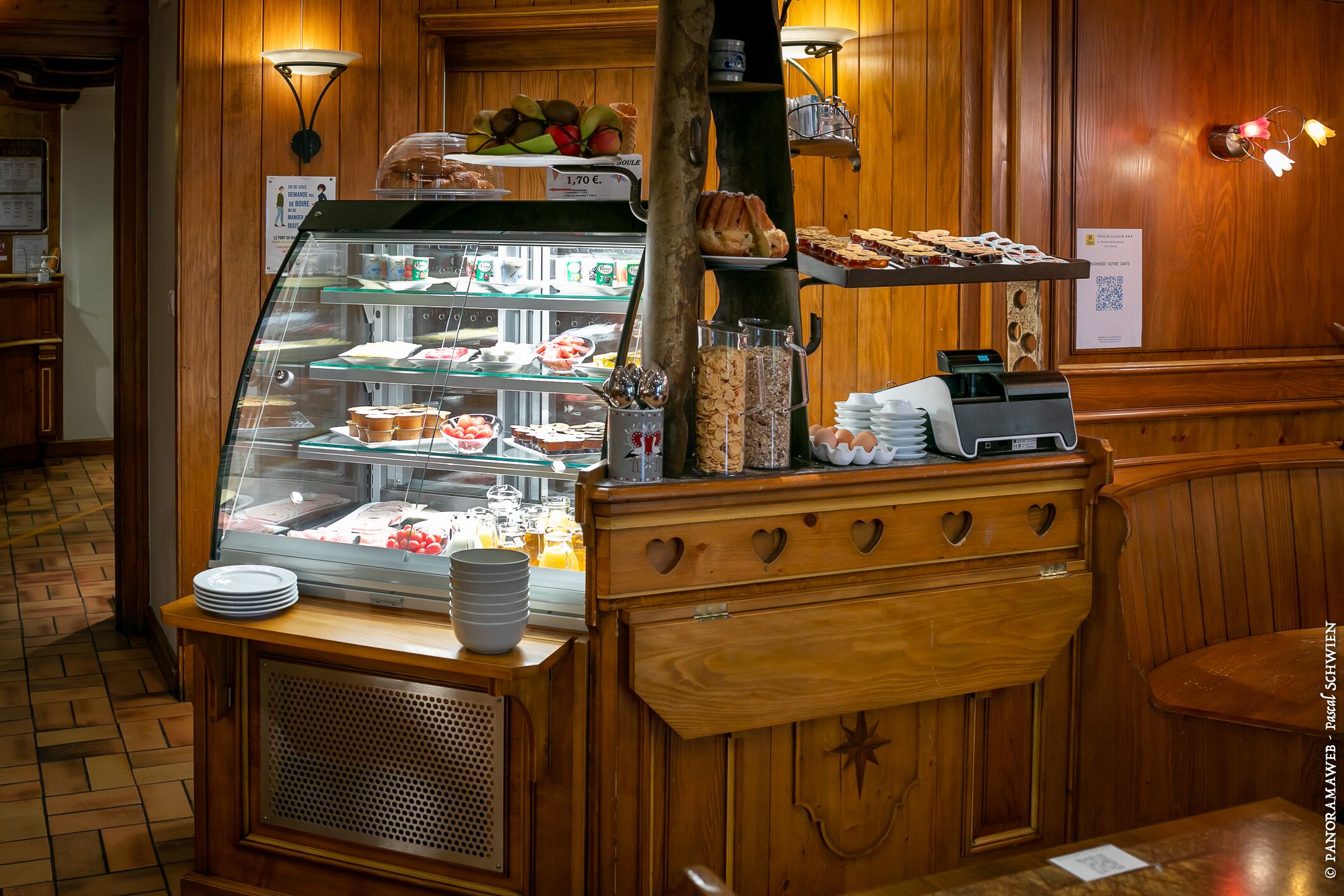 daily buffet breakfast (eur 10 per person)