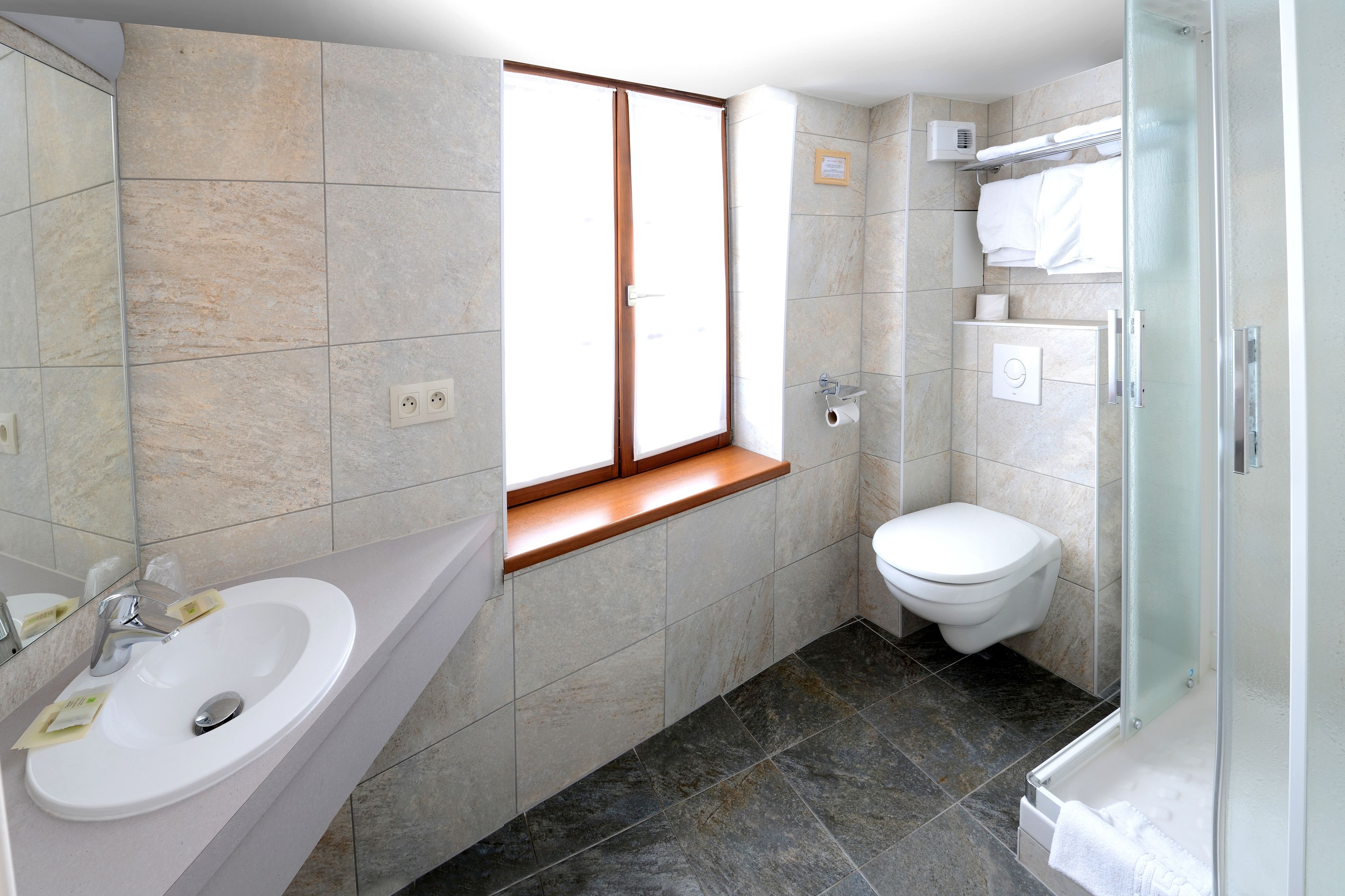 Photo - Logis Hôtel De La Cloche