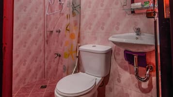 Ducha, artículos de tocador gratuitos, bidet, toallas