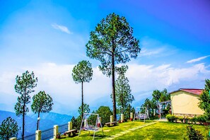 Property grounds - V Resorts Pauri (Pauri)