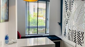 Studio Suite có tầm nhìn toàn cảnh, bếp | Khu vực ăn uống tại phòng