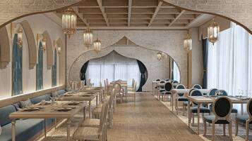 3 ristoranti, aperti a colazione e a pranzo, cucina internazionale