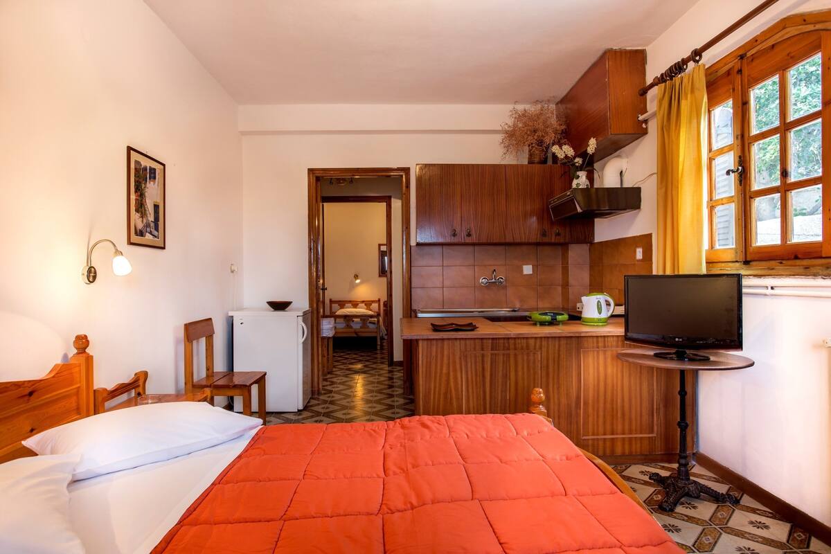 Apartment | Iron/ironing board (on request), WiFi (free)