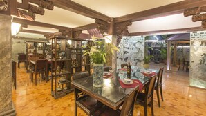4 restaurants; breakfast, lunch, and dinner served - Dragon Hotel (Hanoi)