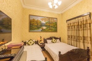 Deluxe Double or Twin Room, Balcony, Lake View | 1 bedroom, minibar, desk, soundproofing
