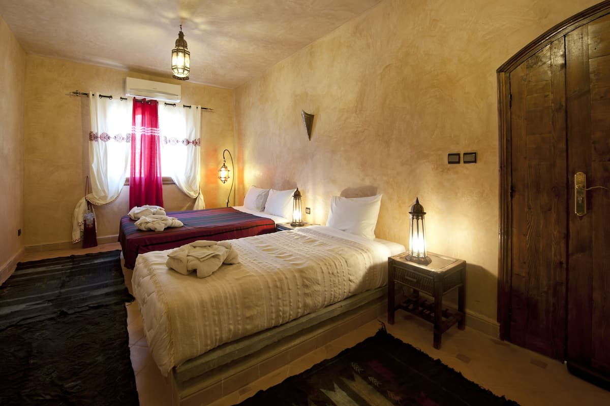 Standard-Doppelzimmer, Bergblick | Hochwertige Bettwaren, Zimmersafe, Schreibtisch, Verdunkelungsvorhänge