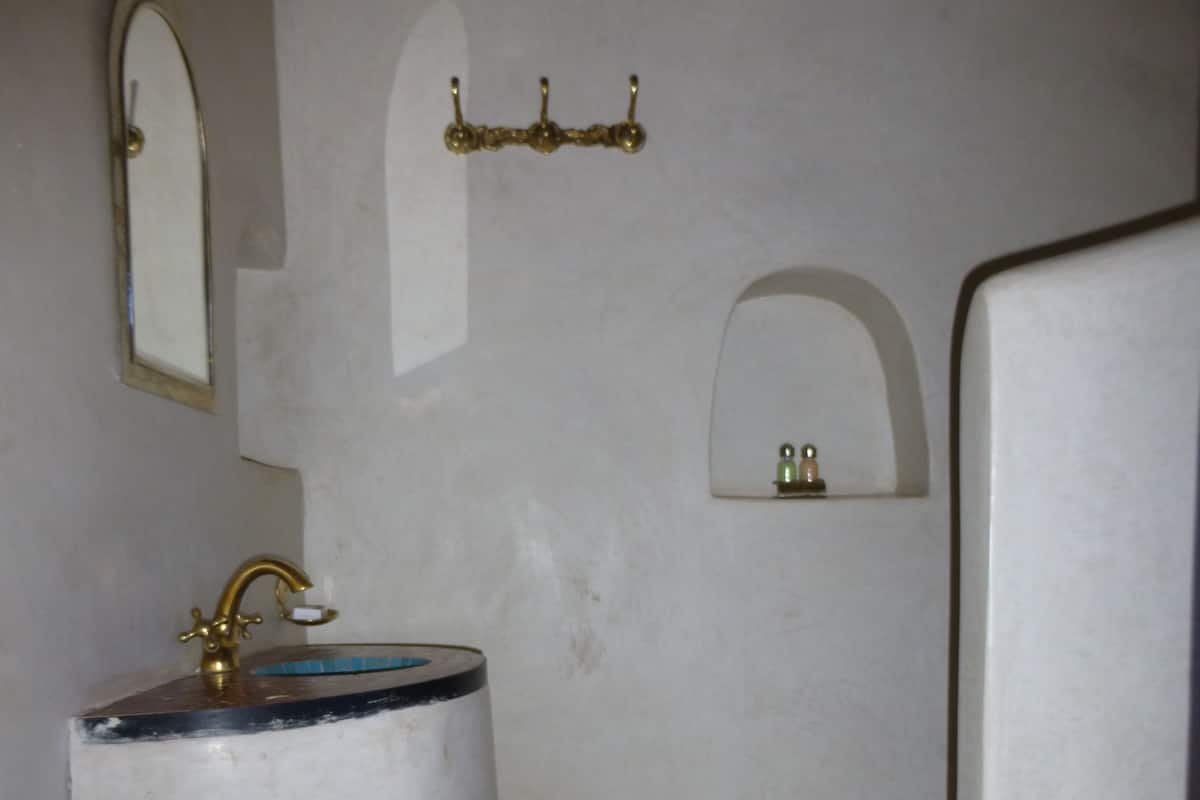 Standard-Doppelzimmer, Bergblick | Badezimmer | Dusche, kostenlose Toilettenartikel, Haartrockner, Handtücher