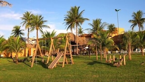 Zona de juegos infantil al aire libre
