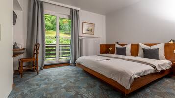 Comfort-Doppelzimmer, Balkon, zum Garten hin | Zimmersafe, kostenloses WLAN