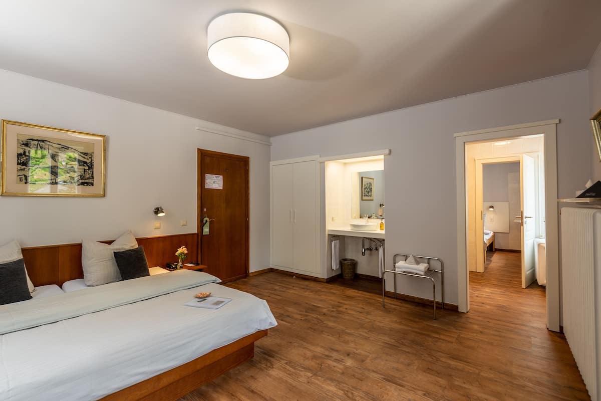 Family Room, Connecting Rooms | In-room safe, WiFi (free)