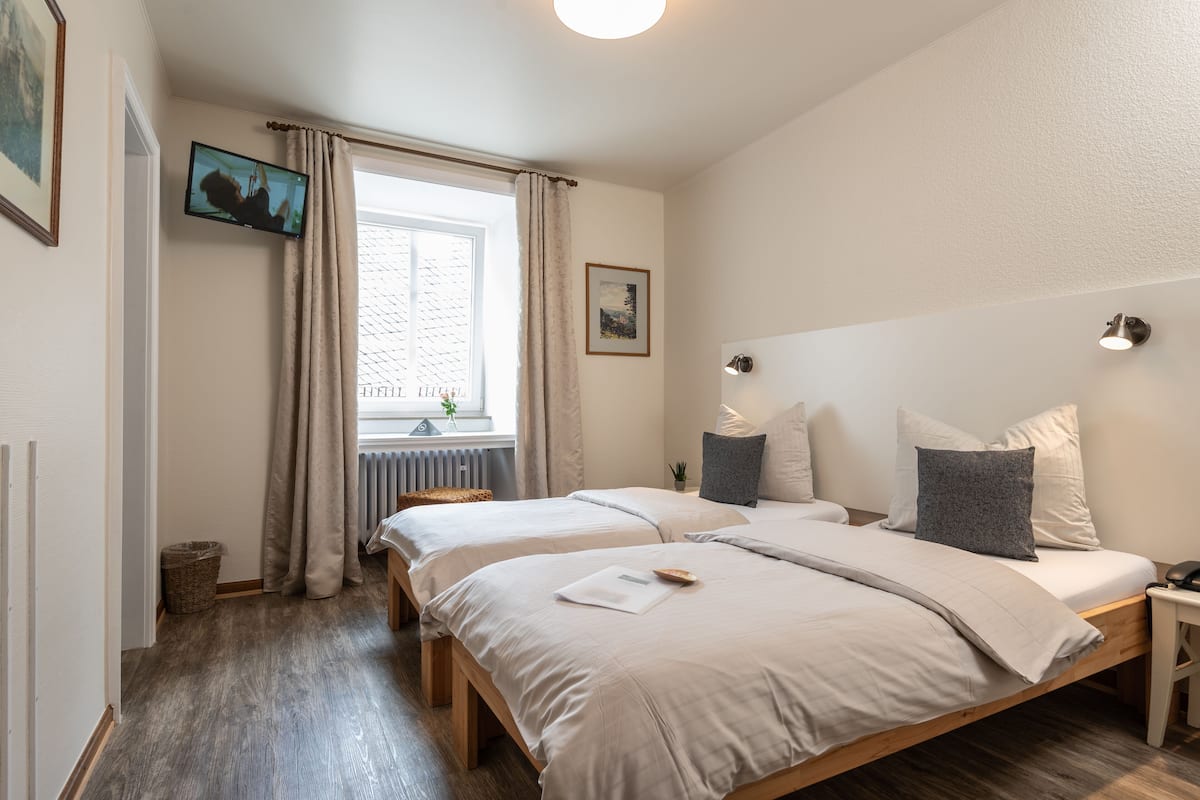 Comfort Twin Room | In-room safe, WiFi (free)