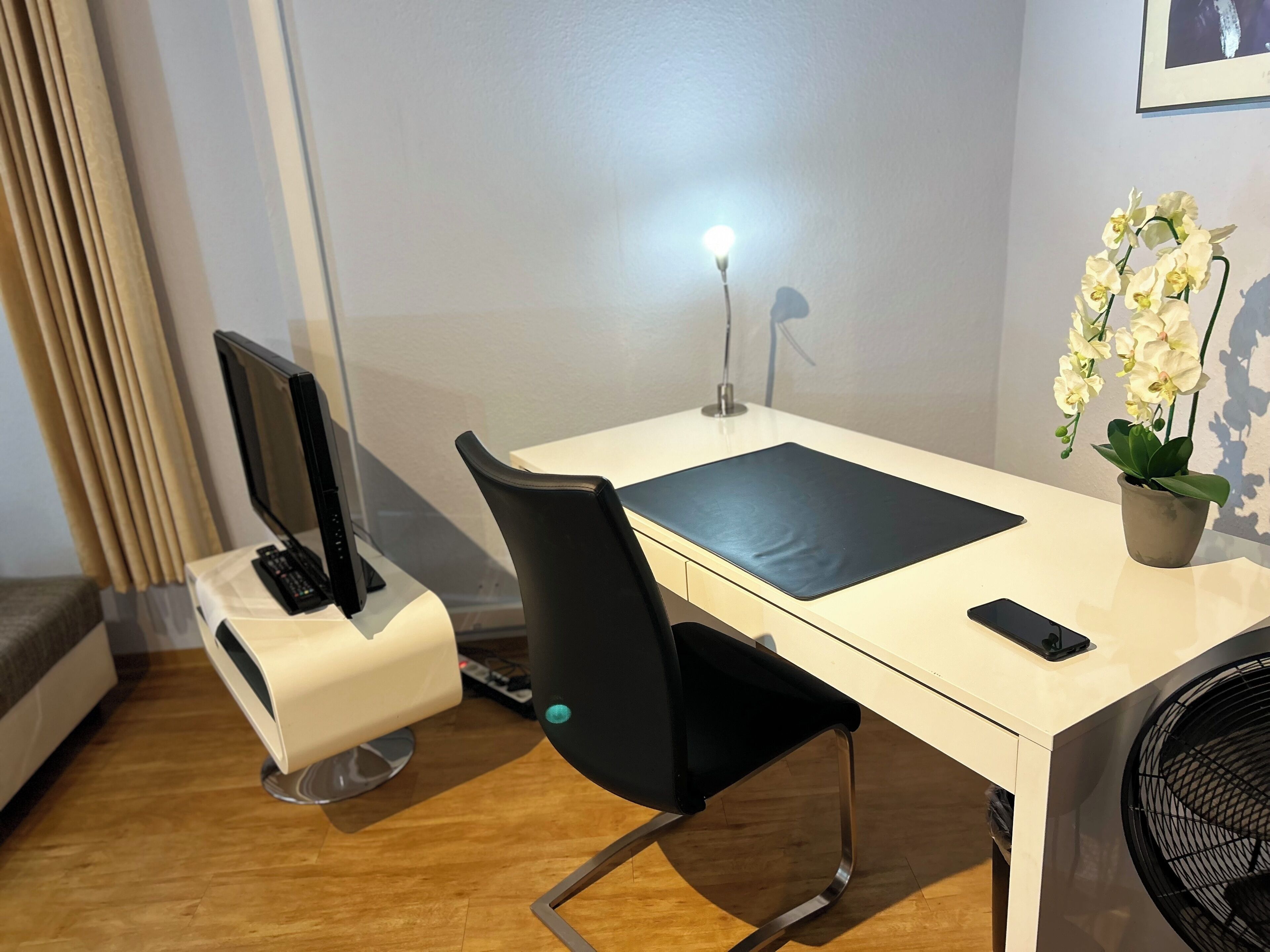 comfort apartment | in-room business centre