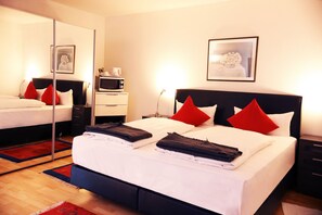 Deluxe Double Room, 1 Bedroom | 1 bedroom, premium bedding, minibar, in-room safe
