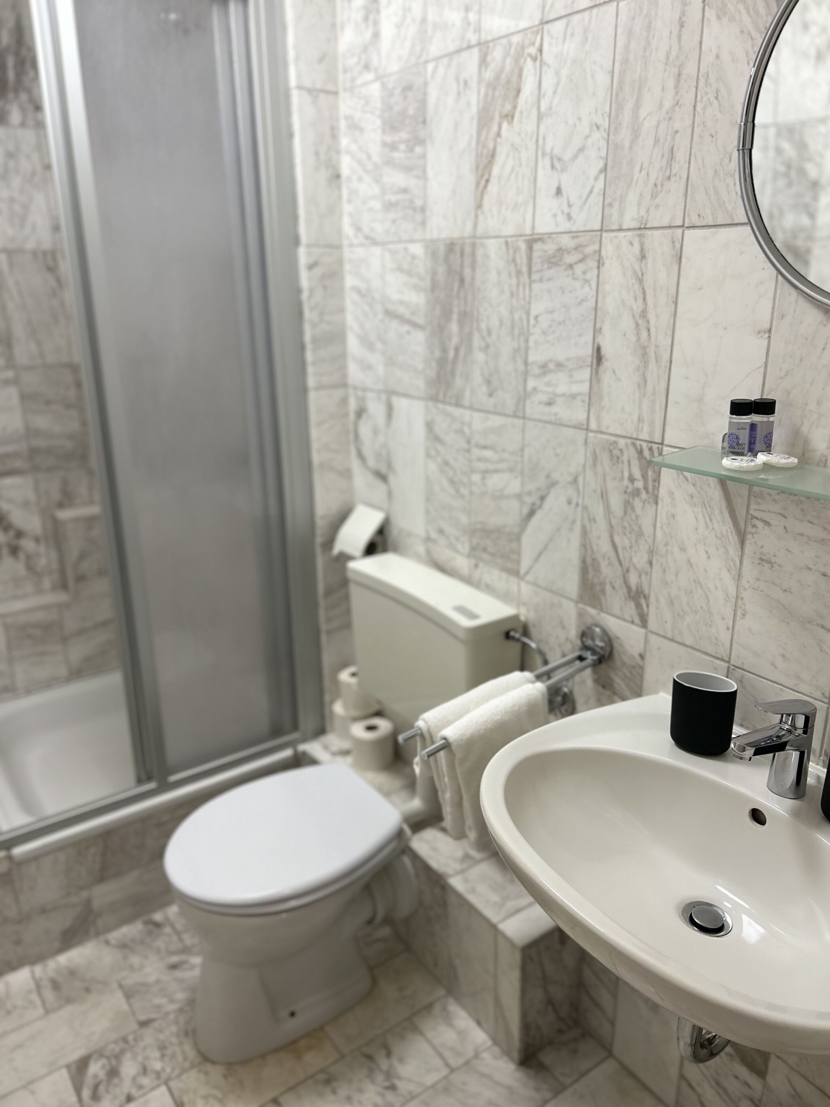 standard apartment | bathroom | free toiletries, hair dryer, bathrobes, slippers