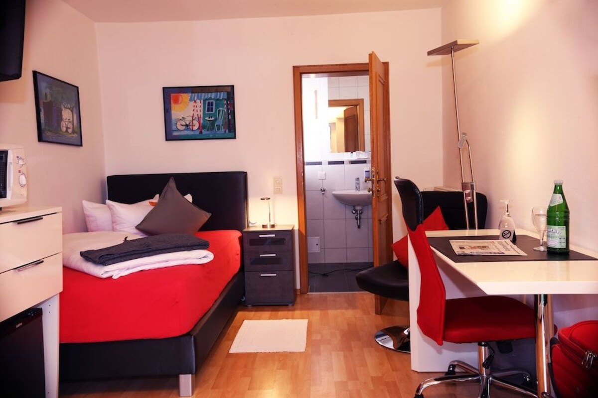 1 bedroom, premium bedding, minibar, in-room safe