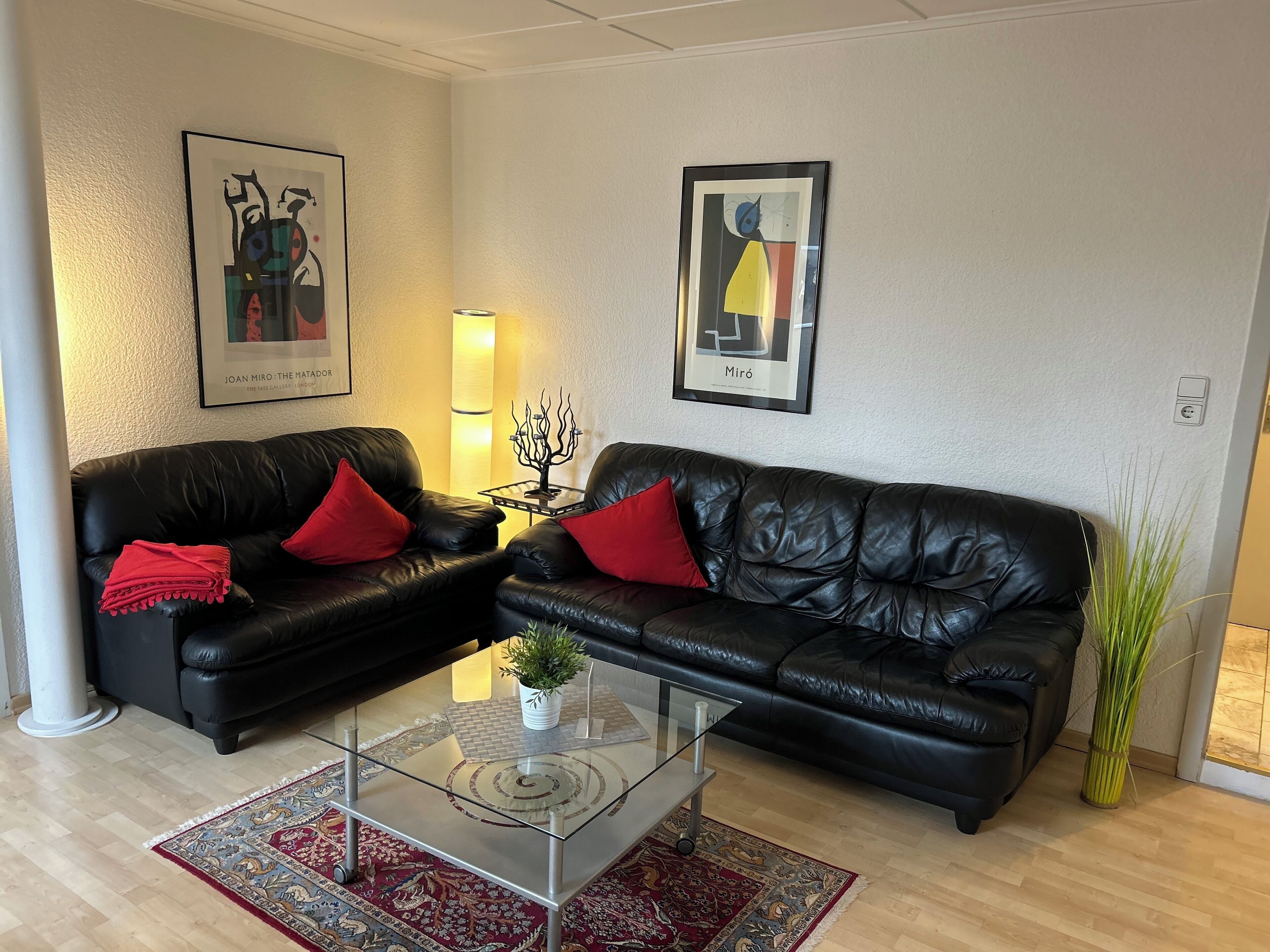 standard apartment | living area | 43-inch flat-screen tv with cable channels, tv, netflix