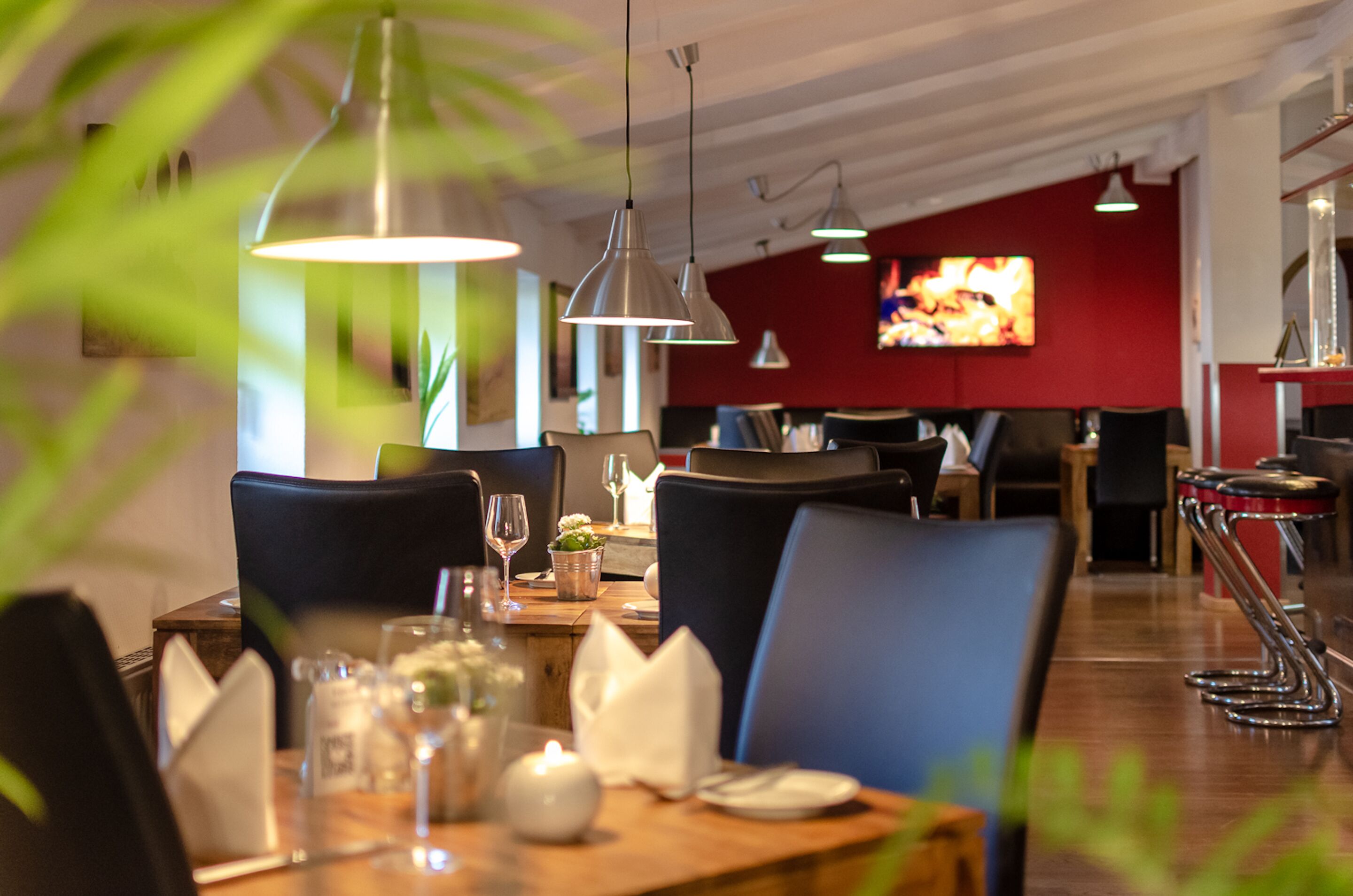 breakfast and dinner served, regional cuisine