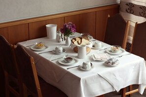 Dining - Hotel Alina (Wiesbaden)