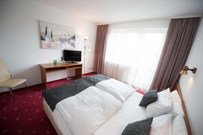 Desk, free WiFi, bed sheets - Hotel Alina (Wiesbaden)