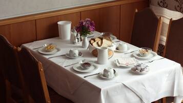 Daily buffet breakfast (EUR 15 per person)