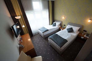 Twin Room, 2 Twin Beds | In-room safe, desk, iron/ironing board, free WiFi