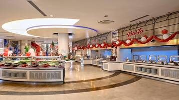 5 restaurants, breakfast, lunch, dinner served; international cuisine