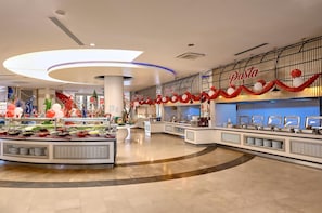 5 restaurants, breakfast, lunch, dinner served; international cuisine